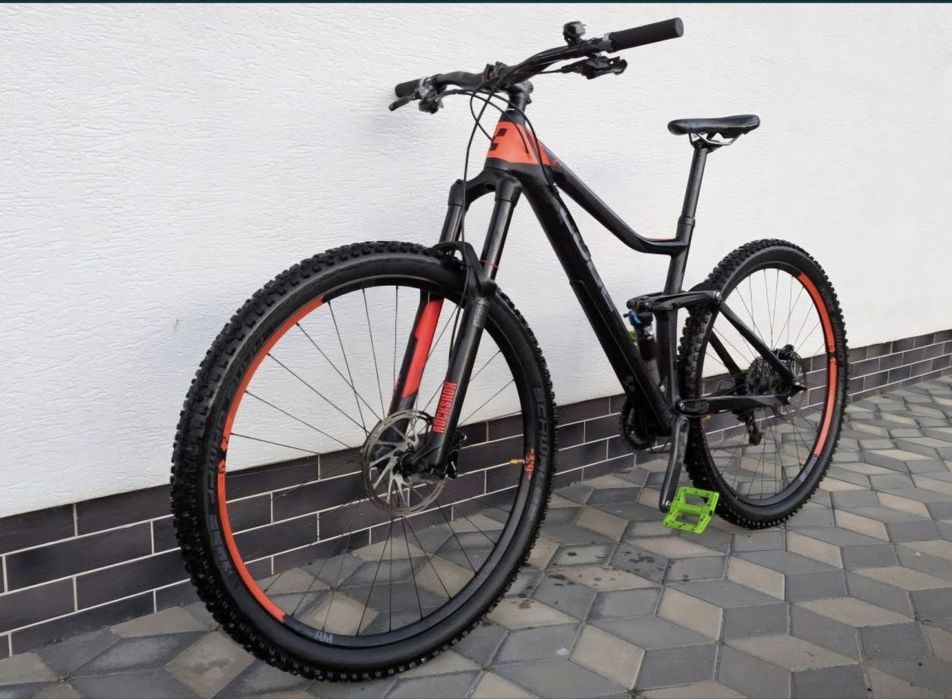Bicicleta MTB Cube Carbon 29