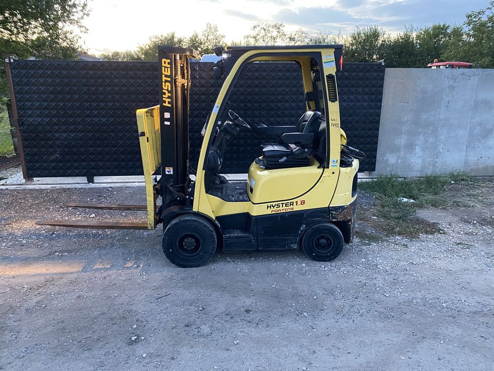 Мотокар Hyster 1.8  на Газ Много добре Състояние НОВ Внос!!