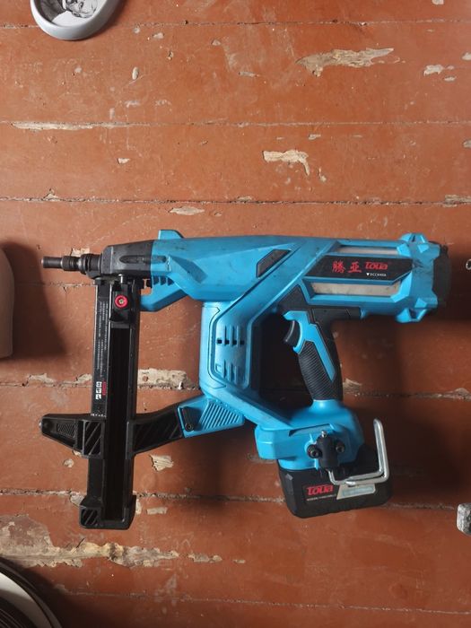 Instrumentlar sotiladi