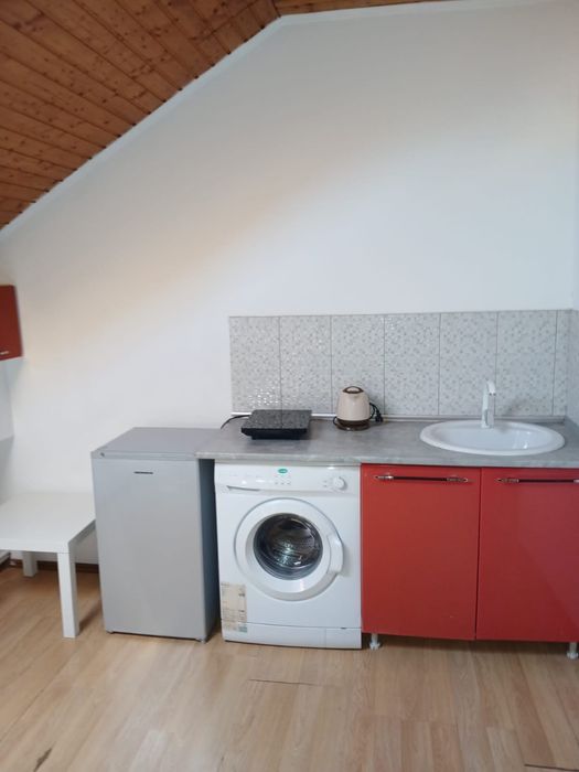 Particular inchiriez garsoniera centru