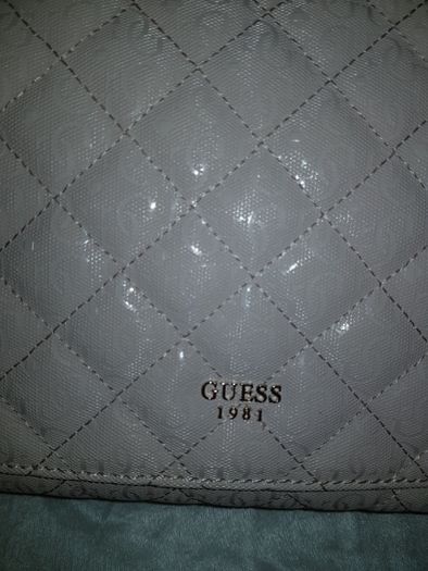 Оригинална дамска чанта Guess