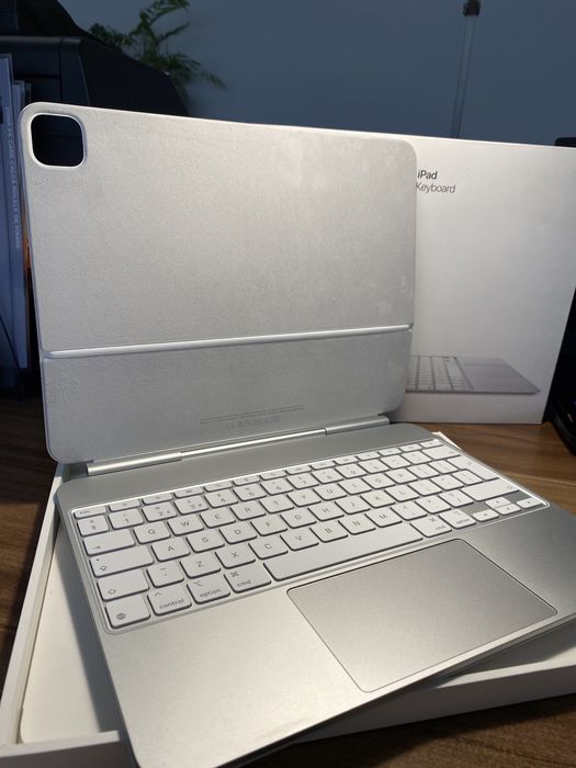 Magic Keyboard White British iPad Pro 13 - inch / Nouă originală |