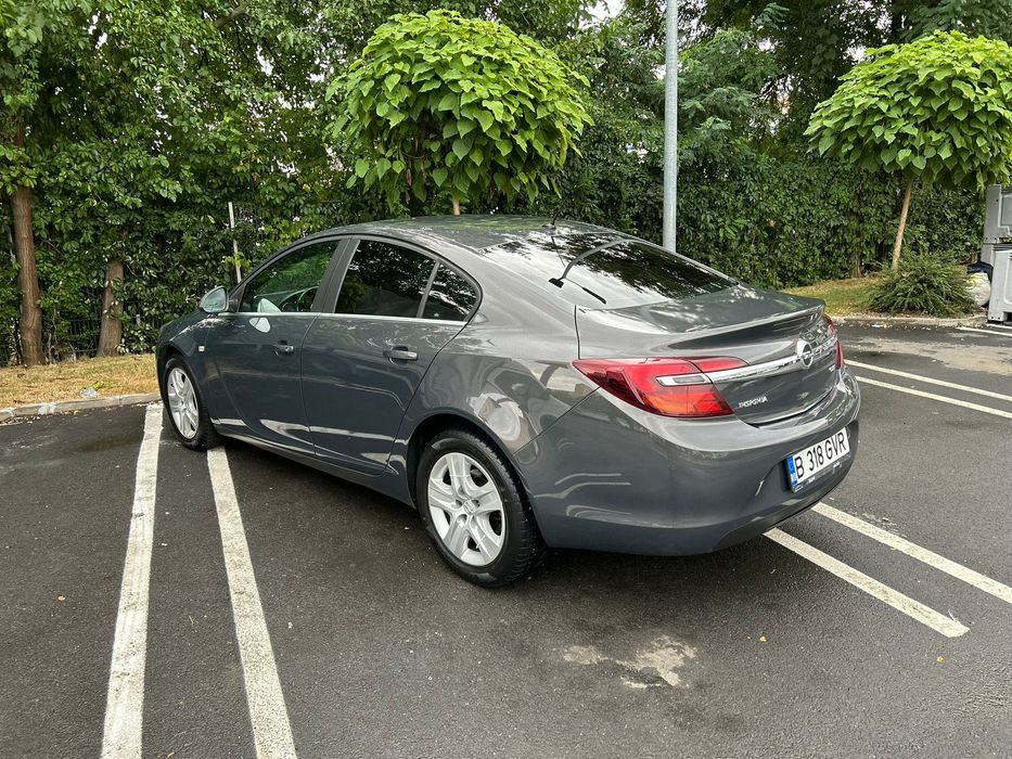 Vând Opel insignia
