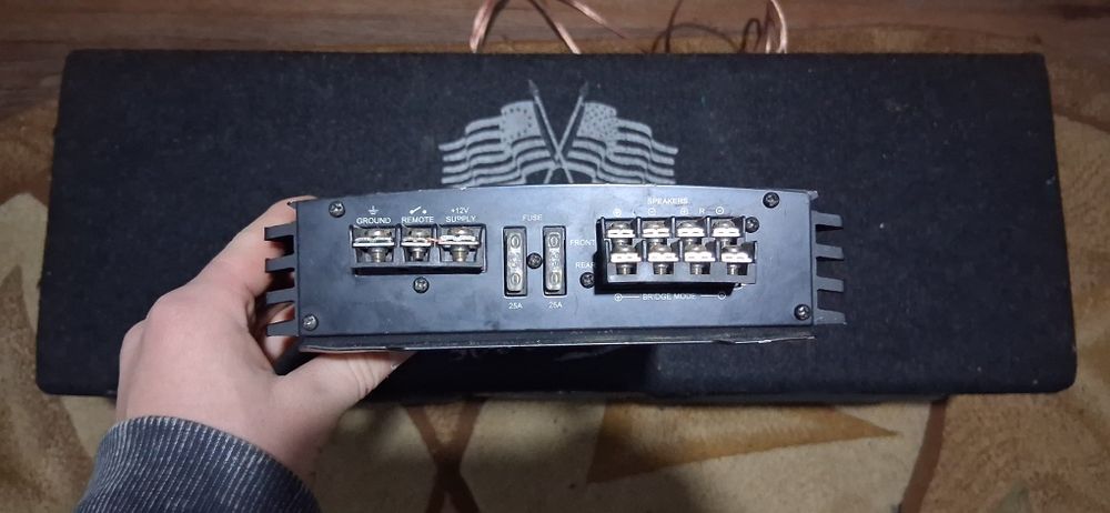 Vând amplificator auto blaupunkt gt4 special 750w