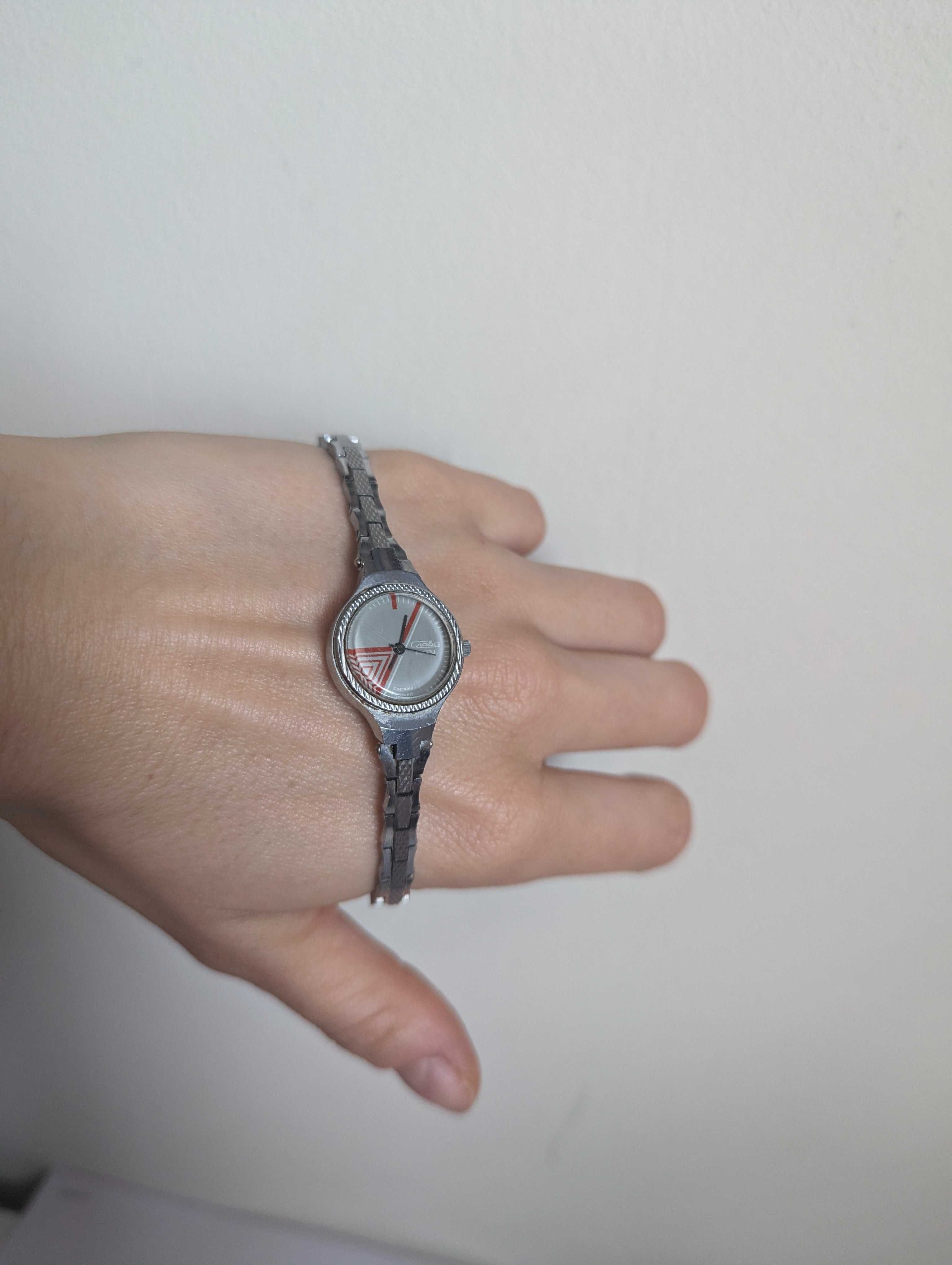 Антикварен часовник Слава