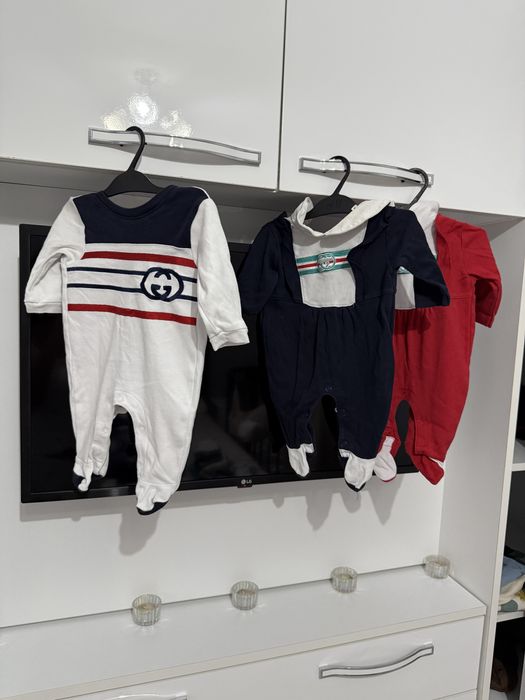 Salopeta gucci/ moschino/ burberry