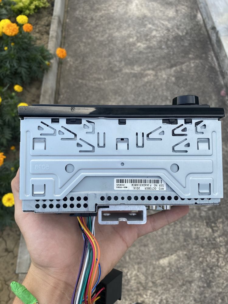 Pioner MVH-190UI