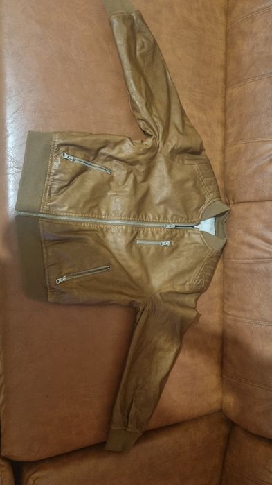 Geaca de piele de la zara pt copii marimea 128