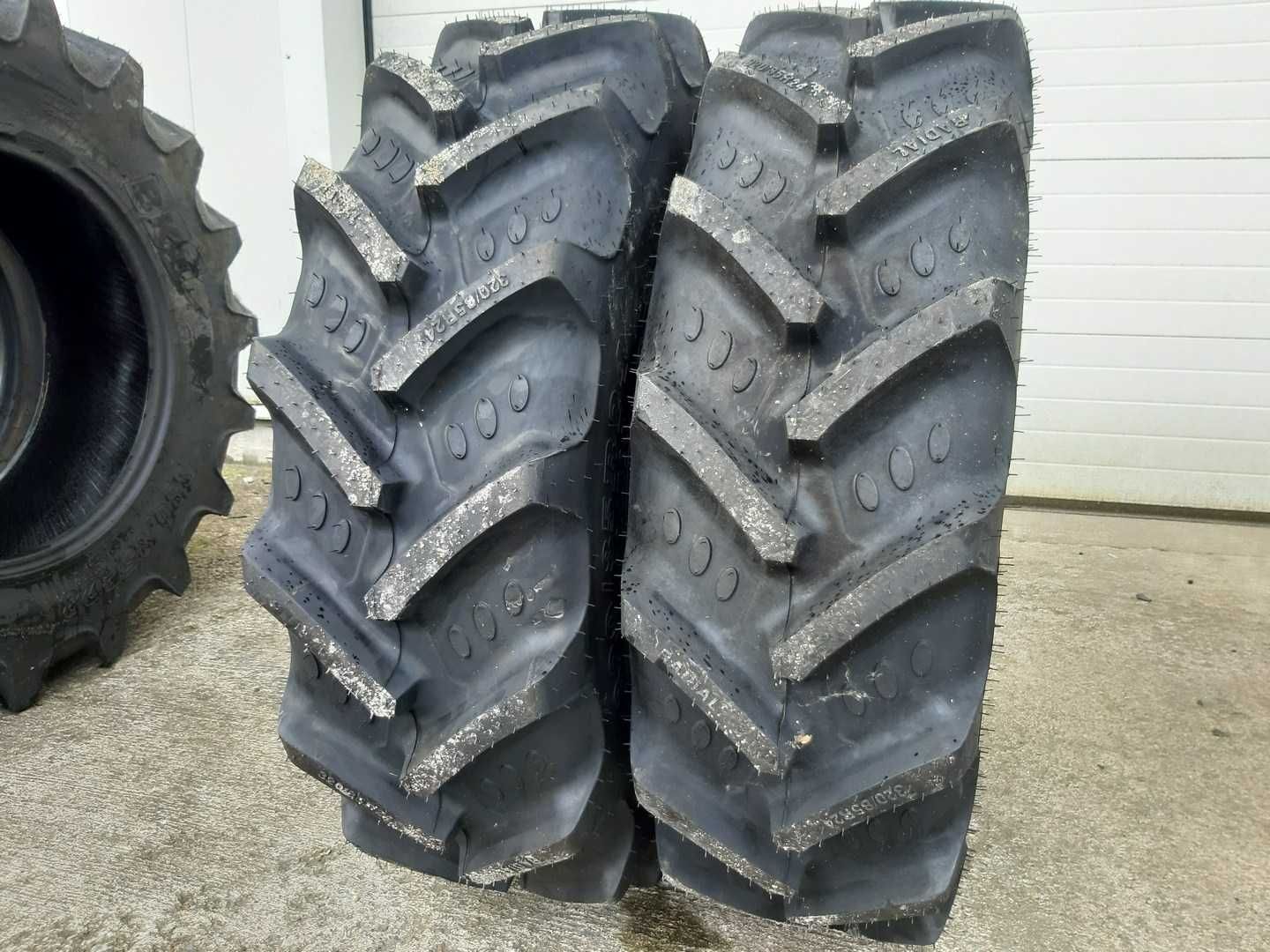 320/85R24 Cauciucuri noi Radiale de tractor fata BKT AGRIMAX 12.4-24