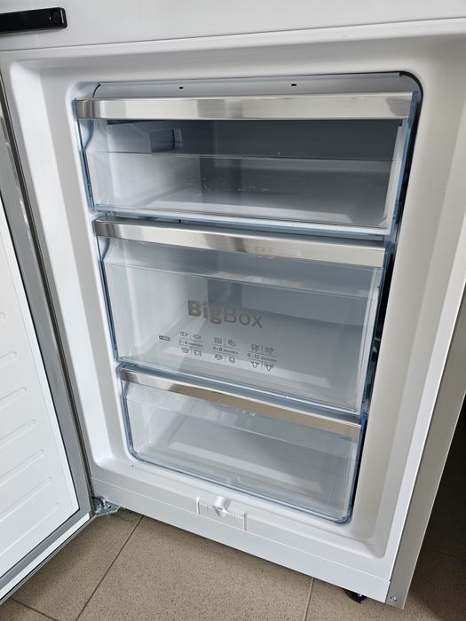 Хладилник с фризер BOSCH