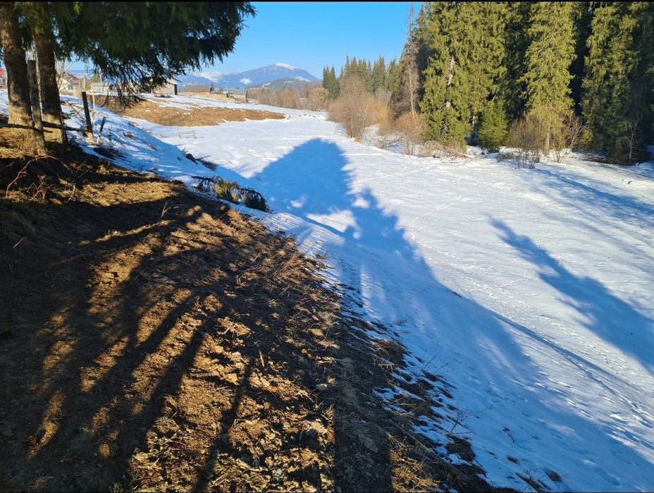 Teren investitie pe malul râului