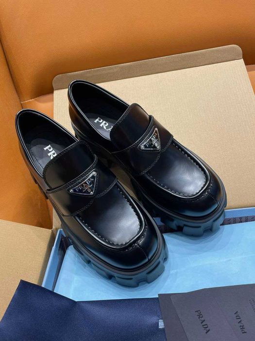 Лоуфъри: PRADA SS2025 кецове сникърси маратонки