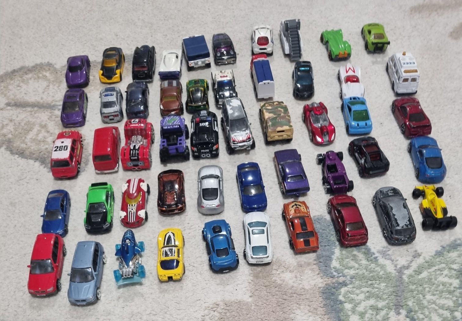 50 masinute Hotwheels