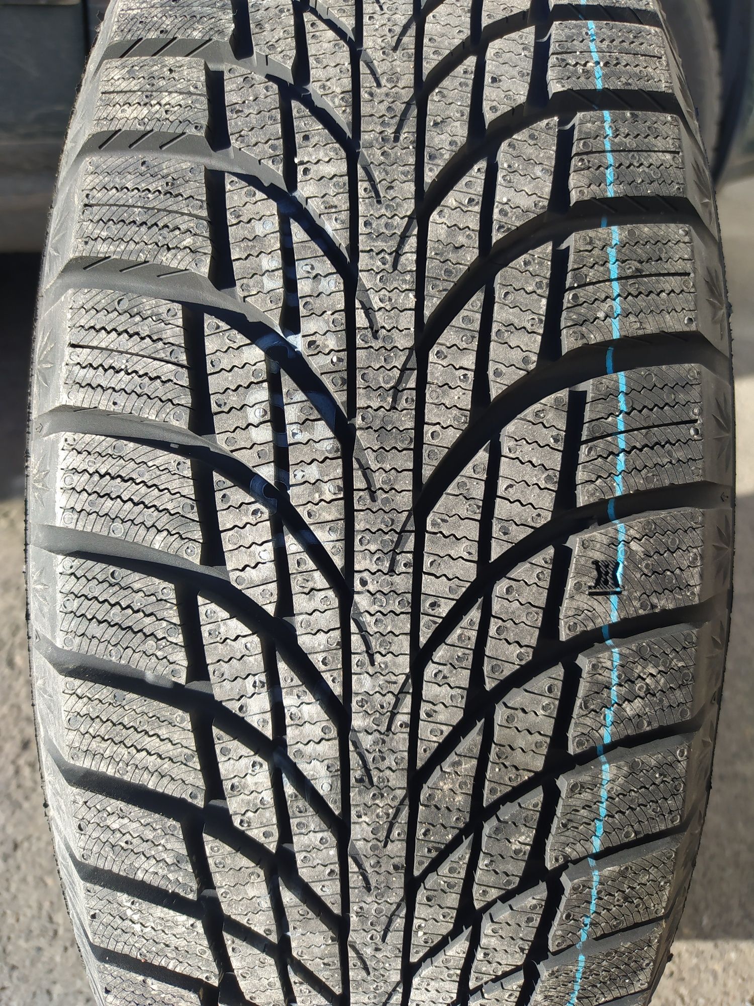 Kumho 185/60R14 WI51