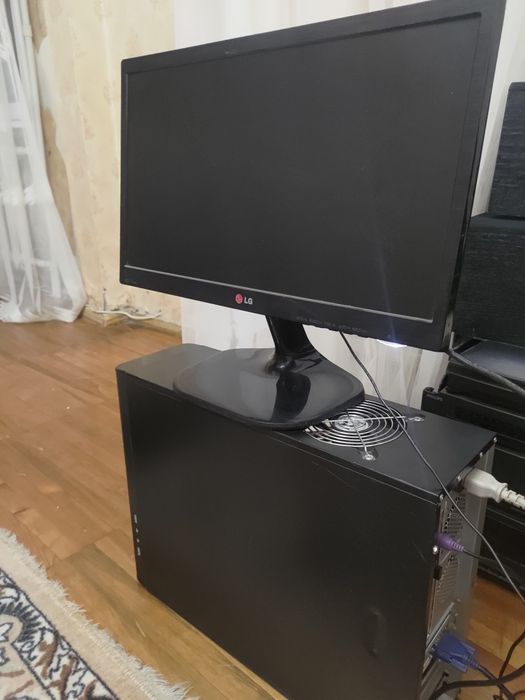 Комплект системный блок i7 + монитор Lg 20'