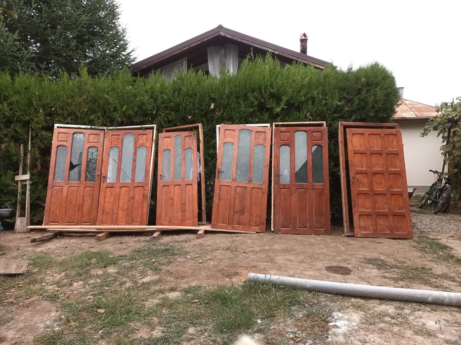 Vand geamuri si usi din lemn