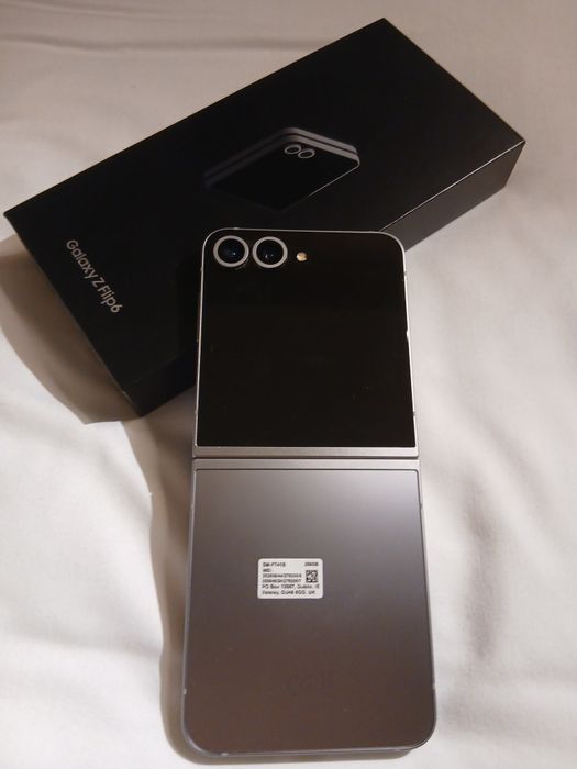 Samsung Galaxy Z Flip 6, 12GB RAM, 256GB, 5G, Silver Shadow