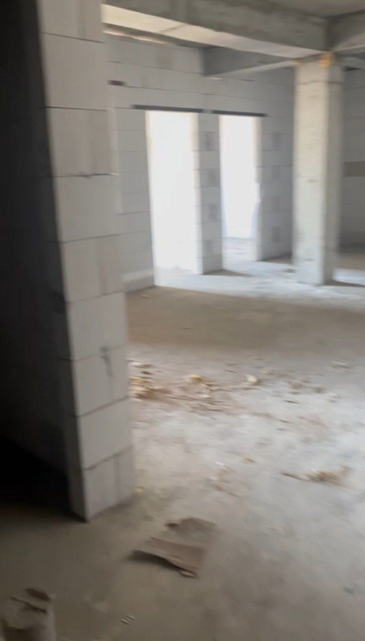 Ул.Яккасарай  3/9/10 100м² коробка