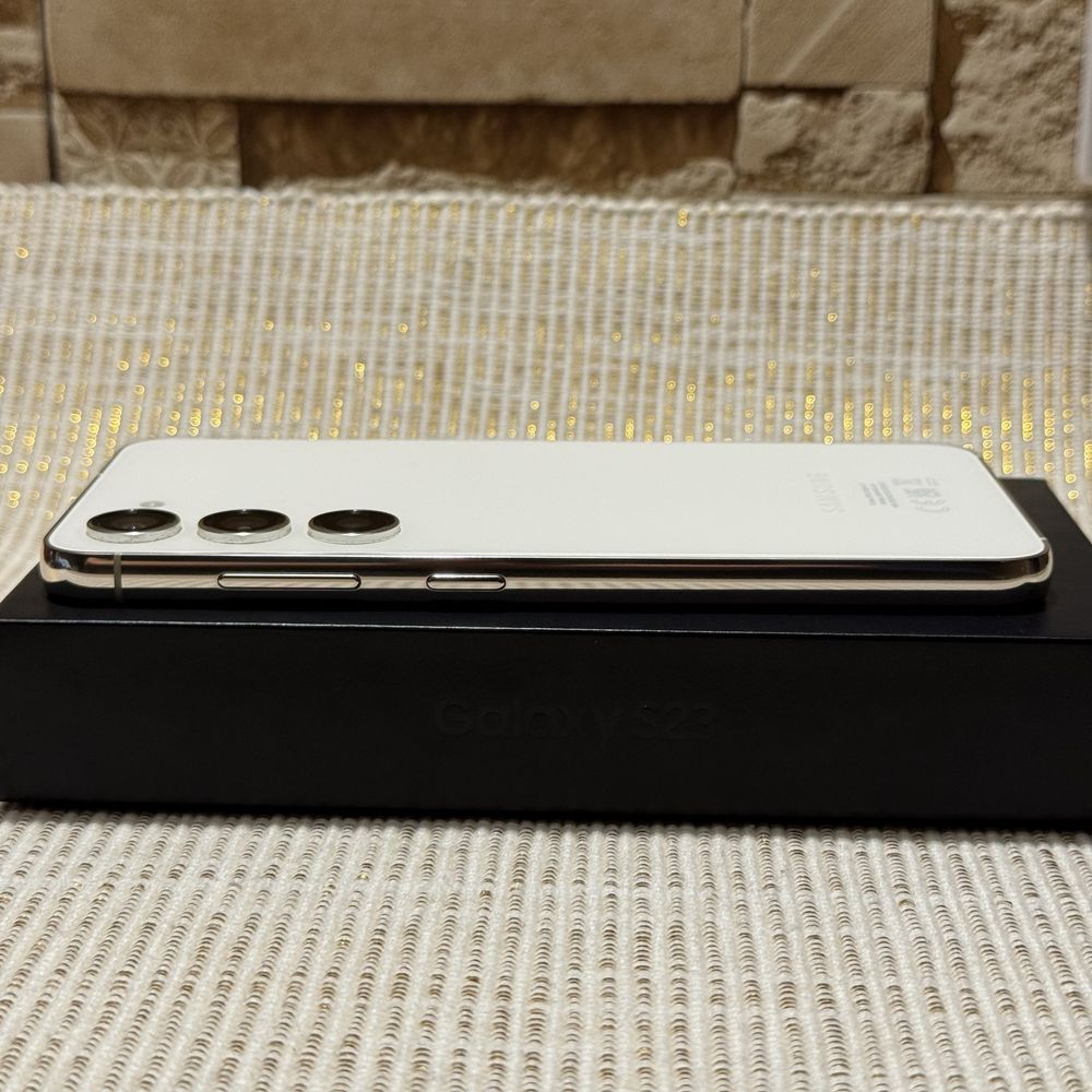Samsung Galaxy s23 256GB cream В Гаранция