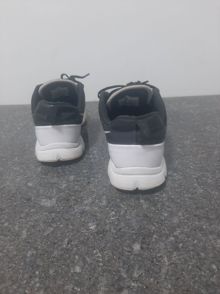 Nike brendviy krasofkasi