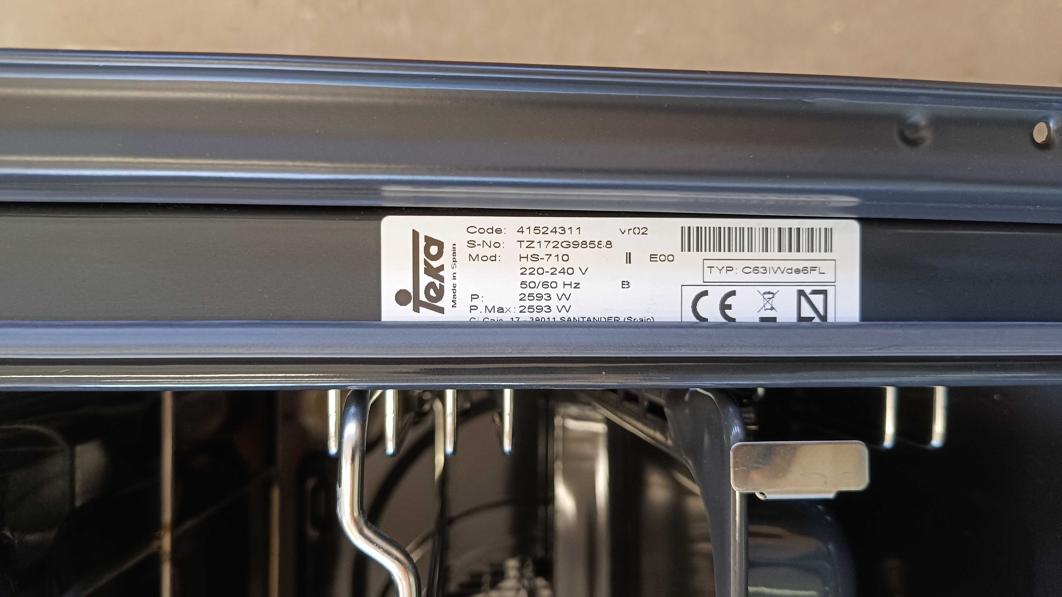 Фурна за вграждане ТЕКА HS710 БЯЛА