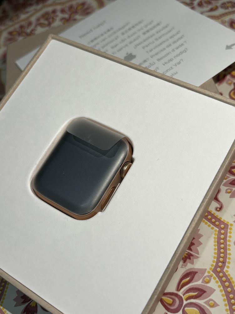 Apple watch Pink Sand SE v2 ,40 mm
