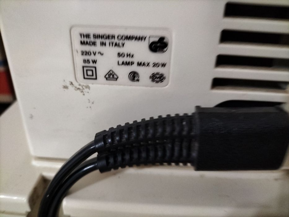 Mașină de cusut Singer