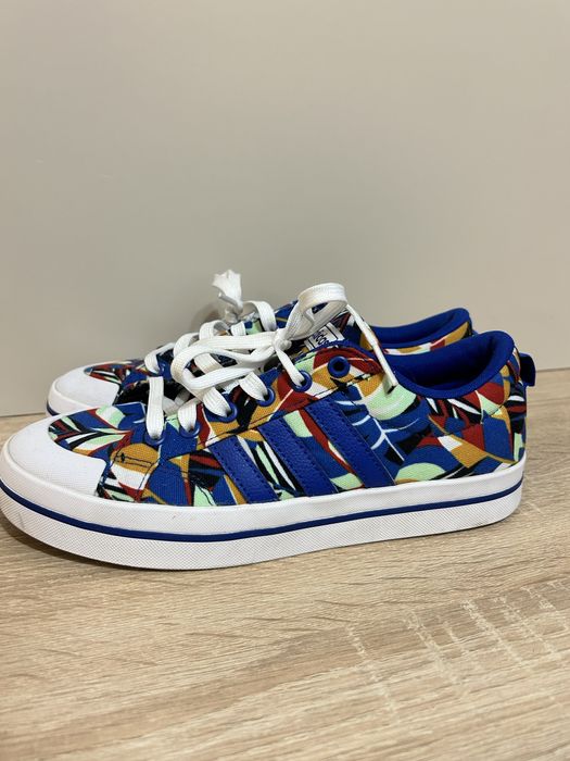 Дамски цветни кецове Adidas