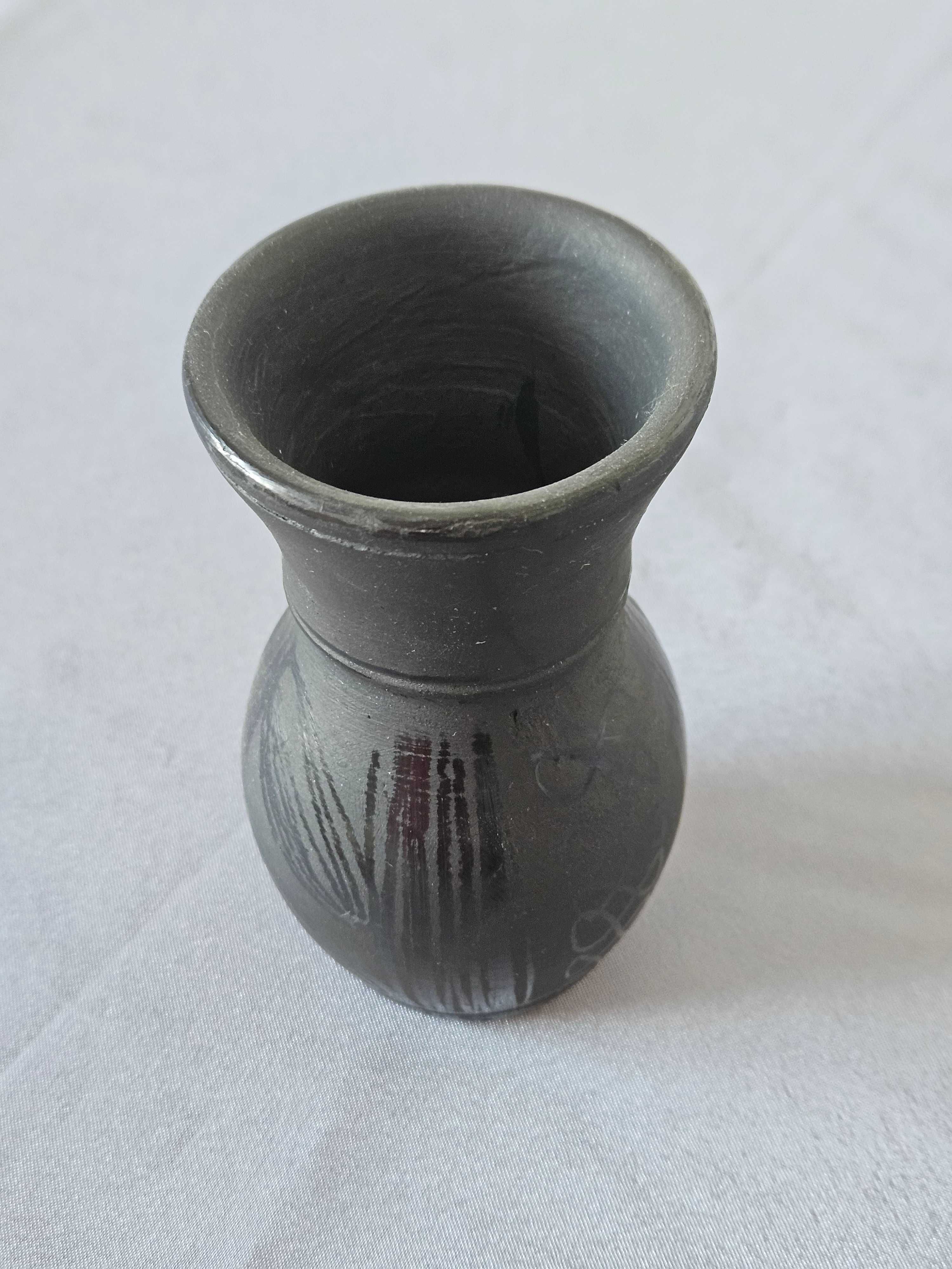 Vaza ceramica neagra