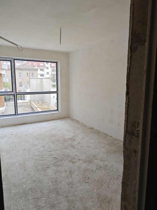 Двустаен апартамент в Център