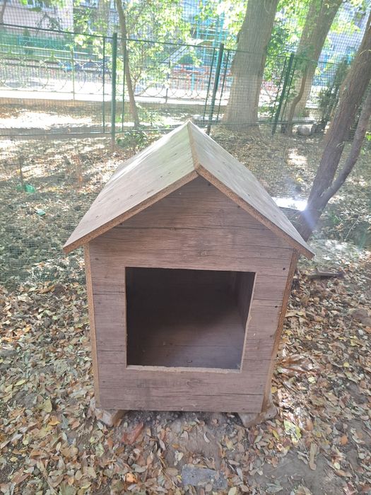 Будка - домик для собаки