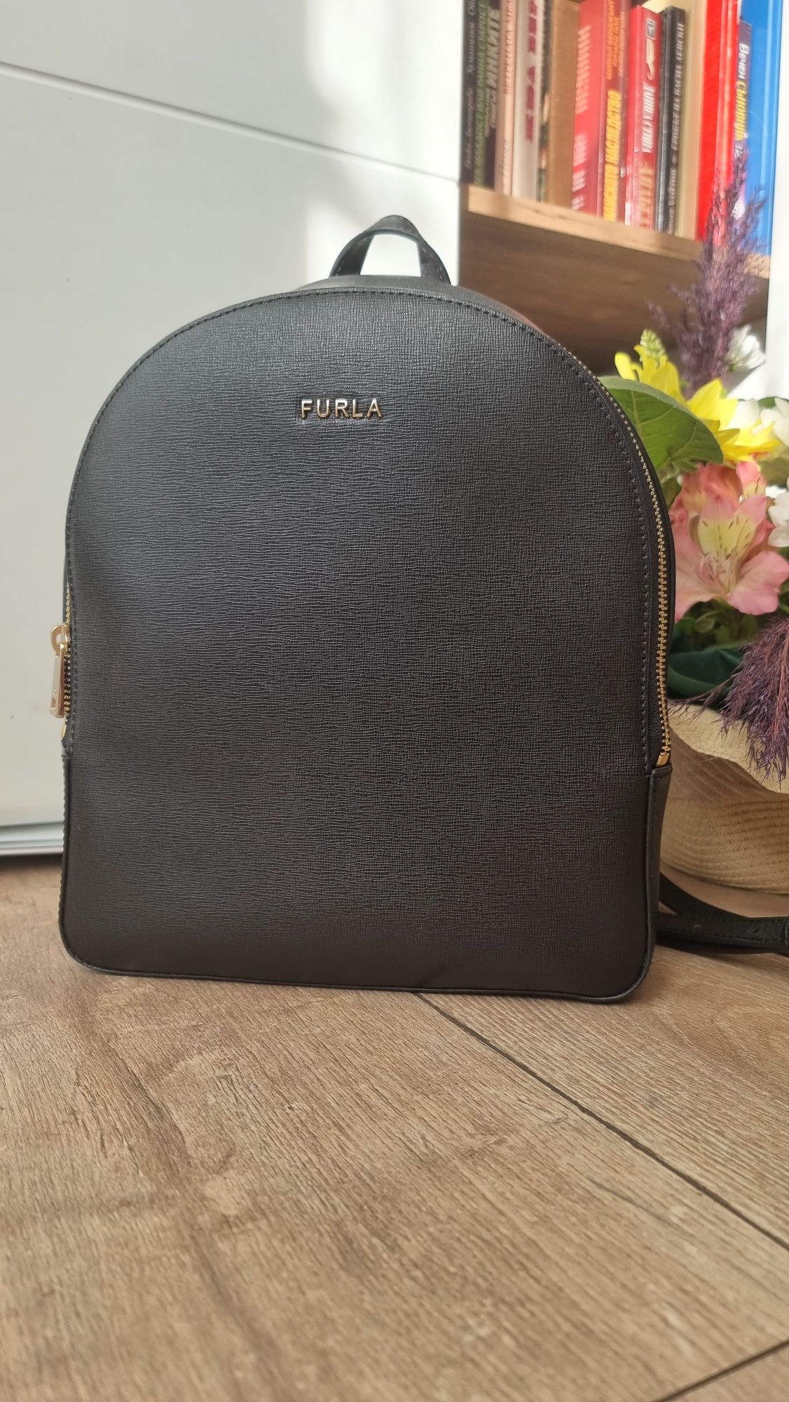 Раница модел Furla