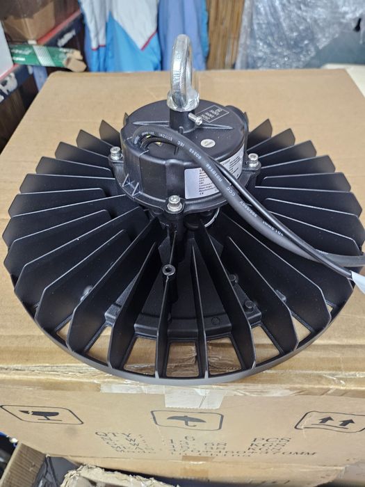 Lampa led ufo industriala nouă 250 W