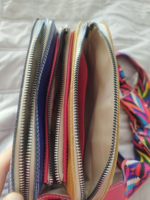 Кожена чанта в три цвята, използвана броени пъти,цена 60лв