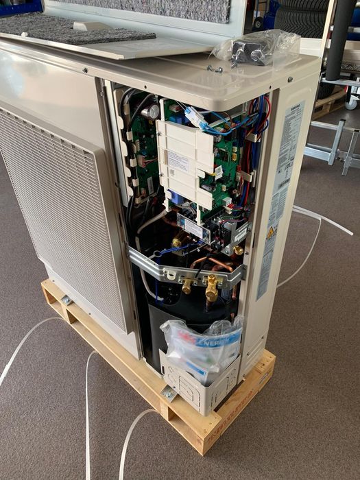 Термопомпа Samsung AE260RNWSGG/AE090RXEDGG 9kw