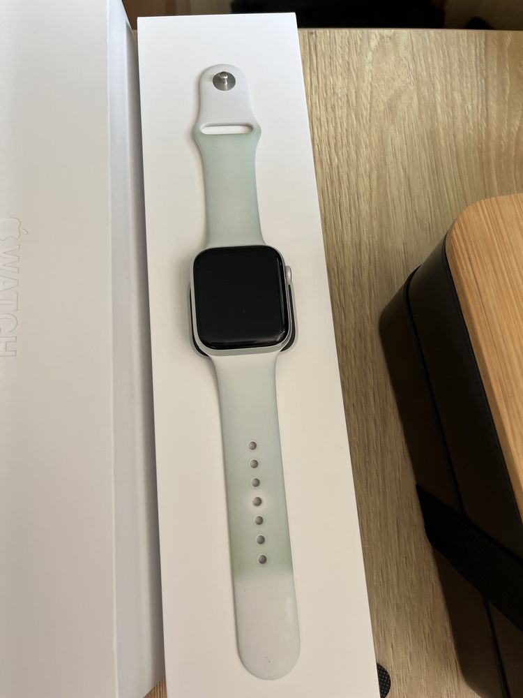 Apple Watch 4 - 44mm Silver