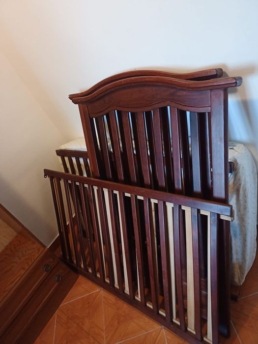 Vand pătuț din cireș masiv