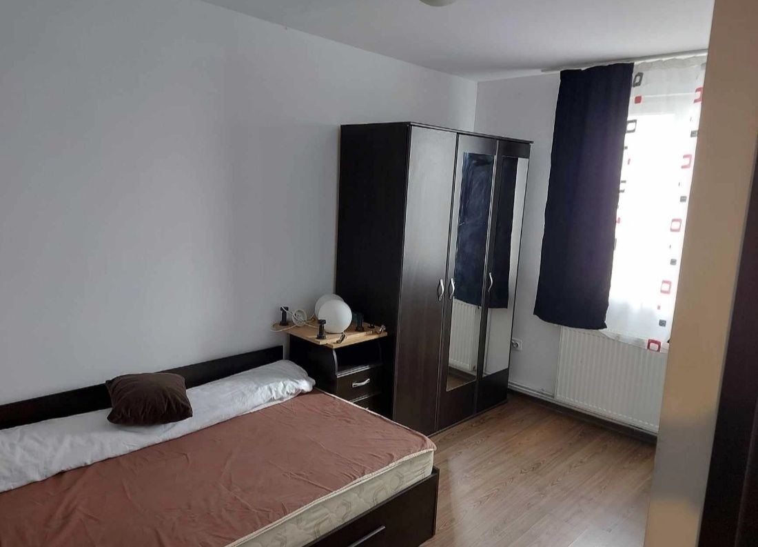 Închiriez apartament Craiovita Noua