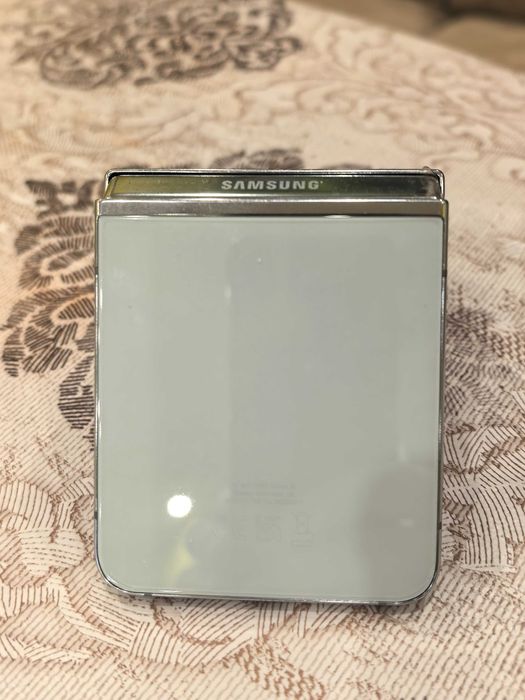 Samsung Z flip 5