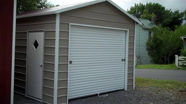 Vând garaje metalice din panouri sandwich