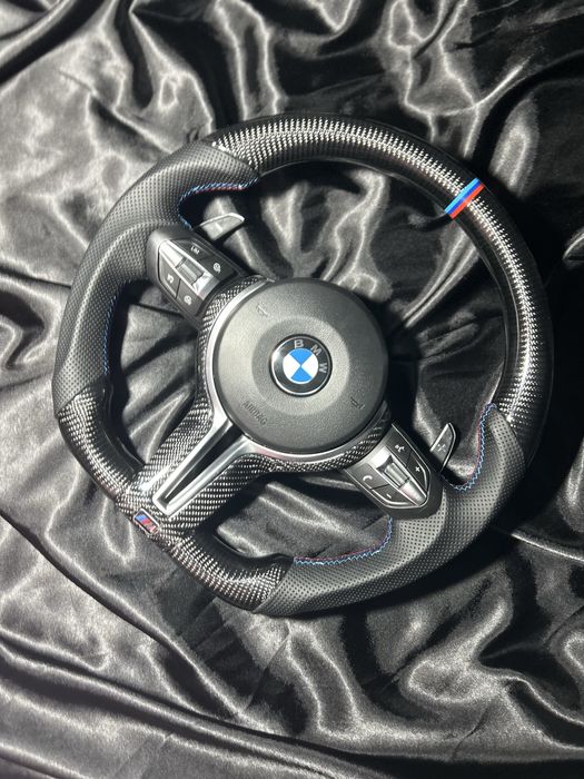 Volan Carbon BMW F10/F30/F01/F15/F16/F32/F25/F36/F20 etc Montaj Inclus