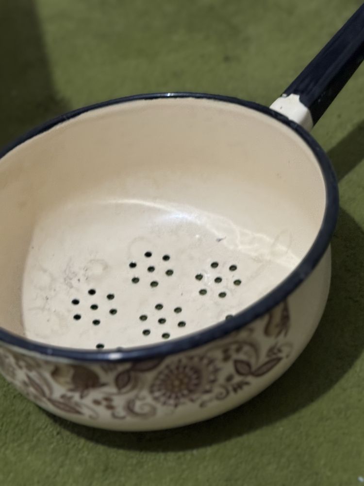 Мантышница, дуршлаг, чашка