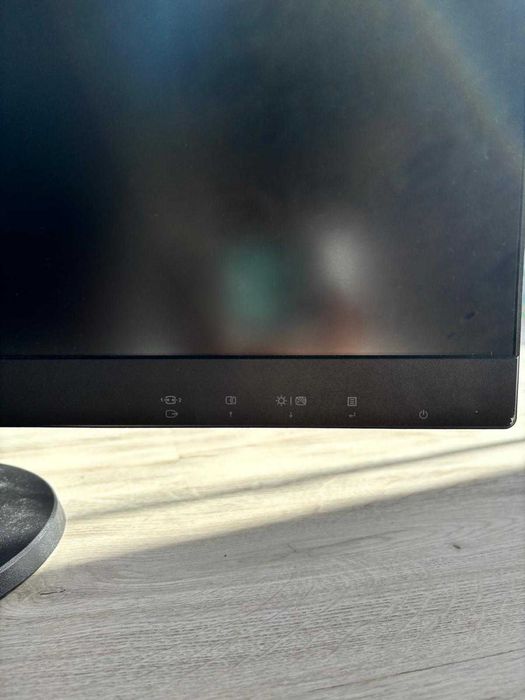 Vand monitor Lenovo 27"