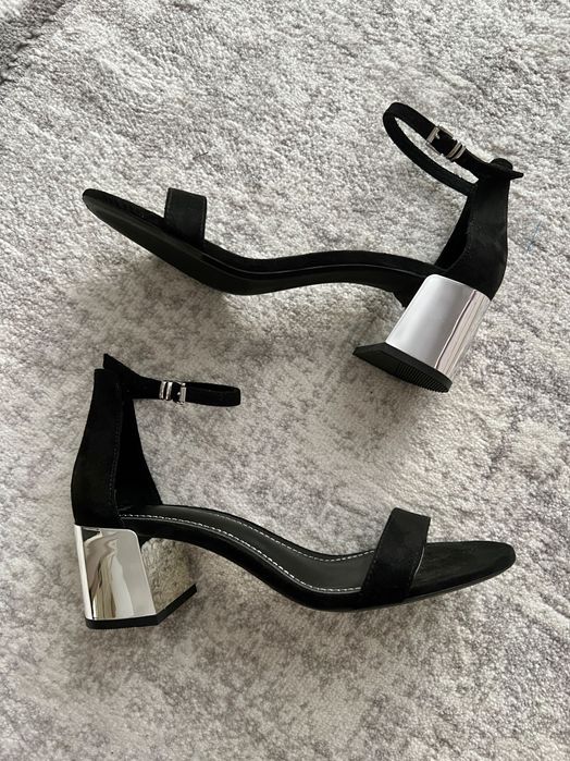 Sandale cu toc Bershka