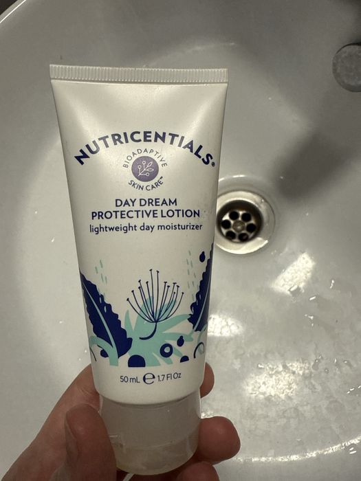 Crema hidratanta cu spf 30 nu skin