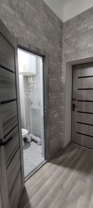 Продаётся 1 ком центральный БАЗАР