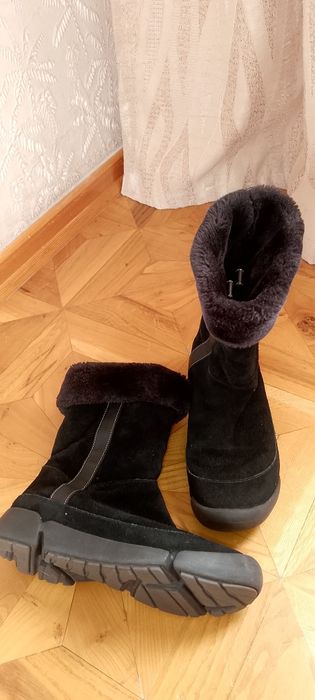 Clarks зимние замшевые сапоги.