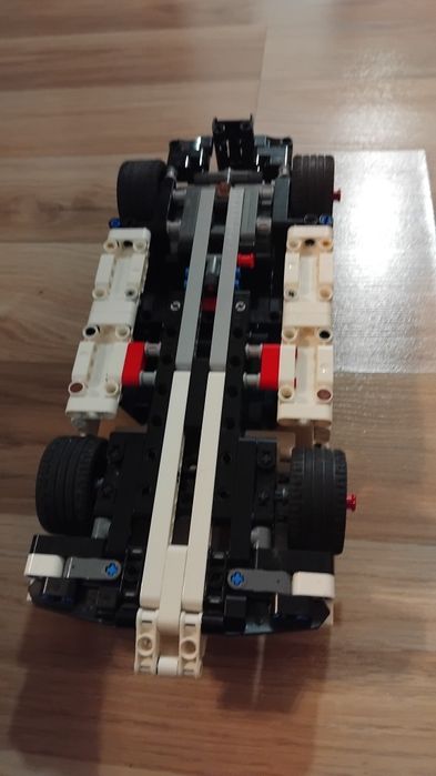 Lego Tehnic porche formula E, 99x electric