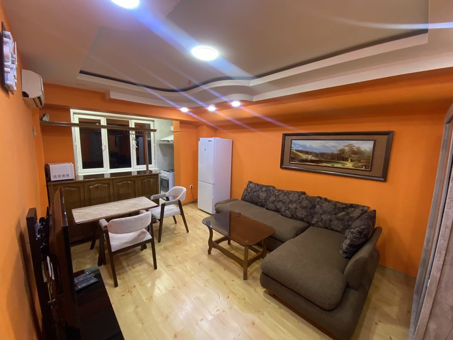 Сдаю свою 1/2 комнатную квартиру на метро Косманавтов Цум