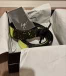 Vand curea giuseppe zanotti snake skin effect si neagra doua fețe